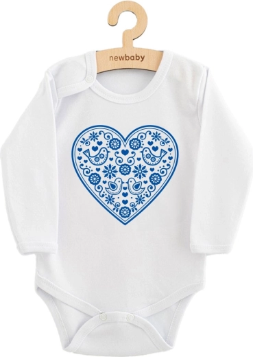 Easy dressing and diaper changes thanks to snaps