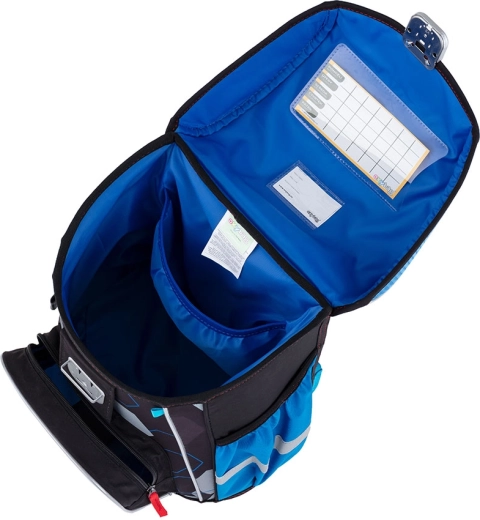 Pārskatāms iekšpuse un stingra apakša