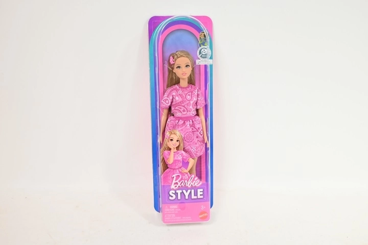 Barbie Fashionistas modes lelle
