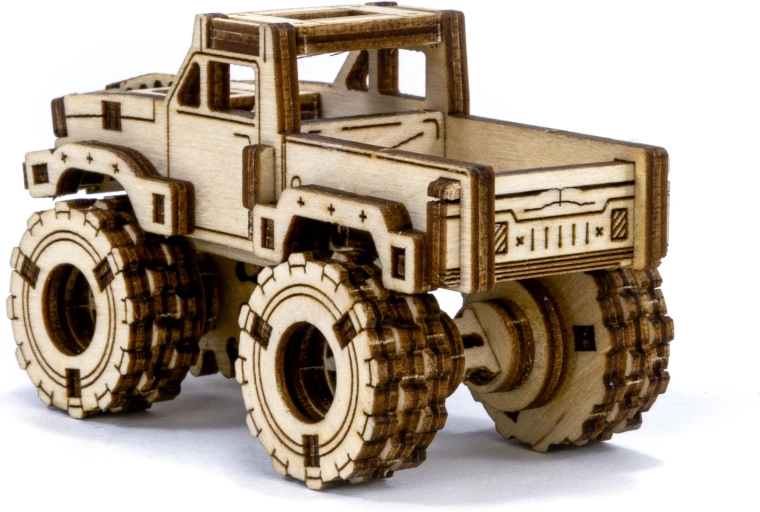 Detalizēts koka Monster Truck