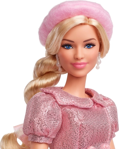 Sparkling pink outfit inspired by the movie