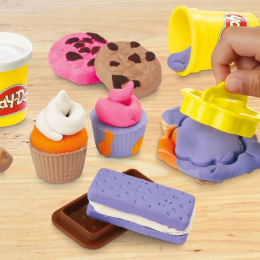 Creative play as little chefs