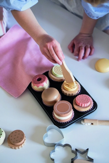 Ideal addition to kids’ tea time and serving play