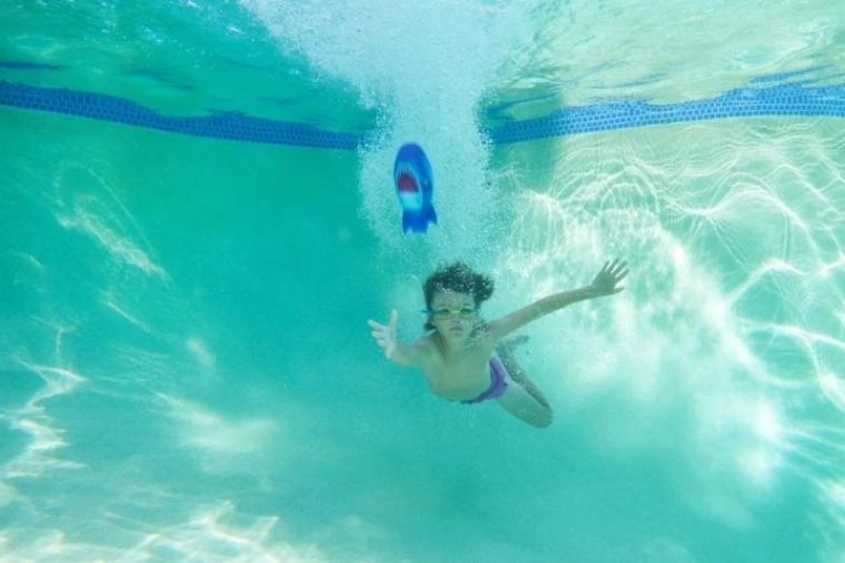 Lieliski piemērots baseina spēlēm un sacensībām