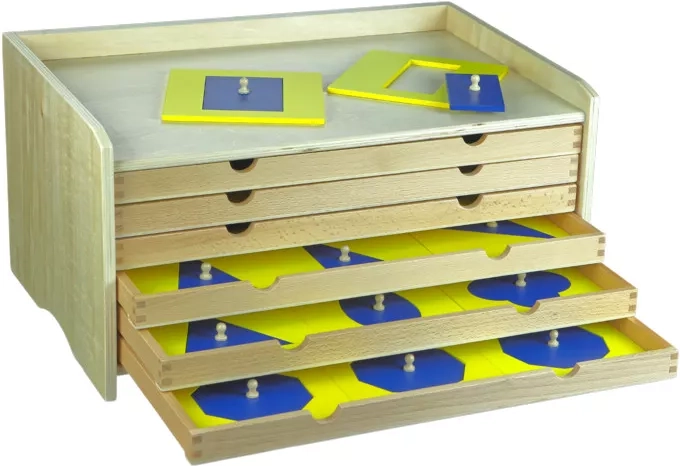 Montessori ģeometriskā kumode