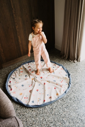 Liela 140 cm virsma ērtām rotaļām
