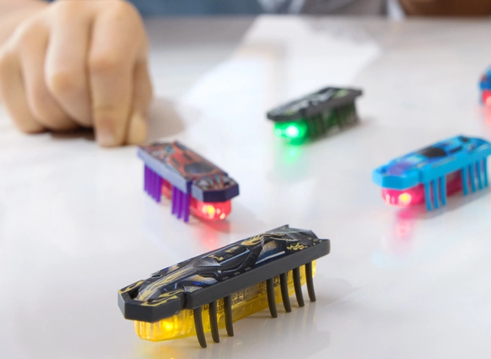 Divi robotu veidi vienā iepakojumā
