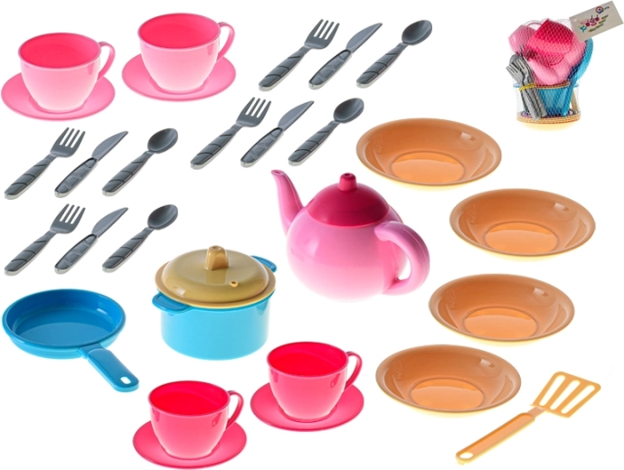 30-piece set for realistic play