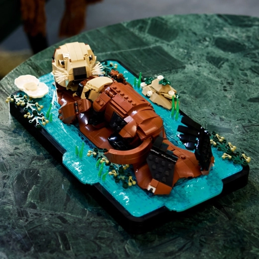 Stylish water scene on a sturdy base