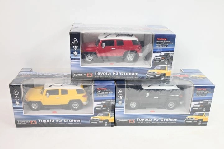 Remote-Controlled Toyota FJ Cruiser Car in 1:24 Scale - 1 Piece