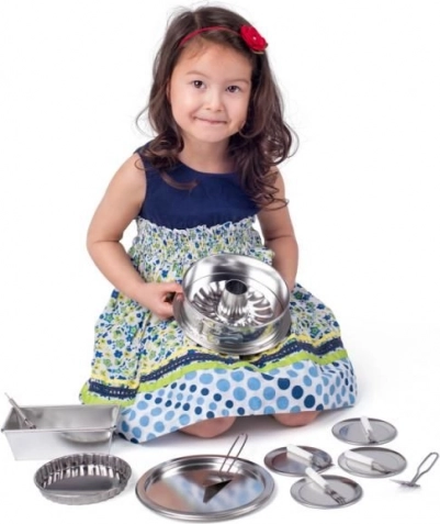 Woody virtuves cepšanas komplekts ar biezpiena kūkas formu