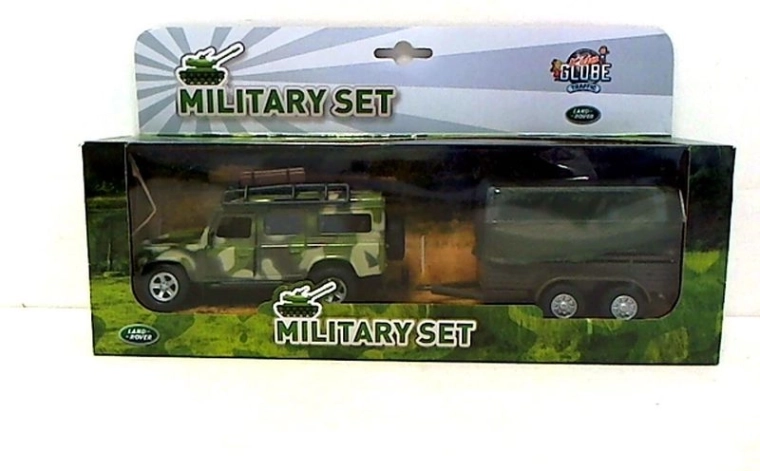 Militārais Land Rover ar piekabi