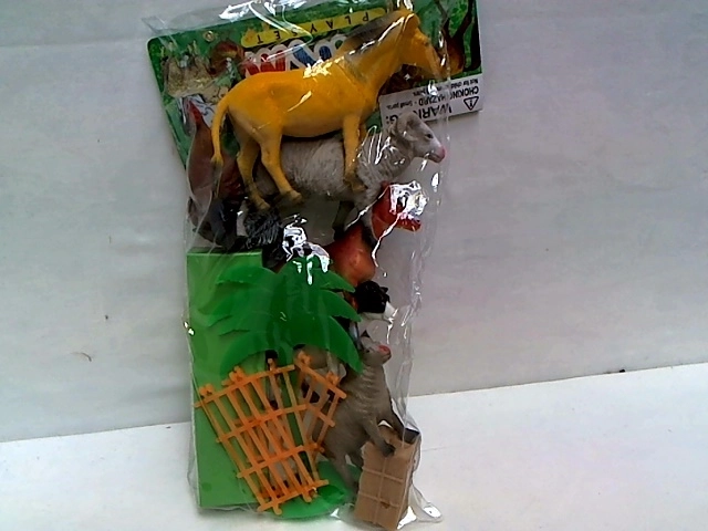 Children's farm animal play set with play mat
