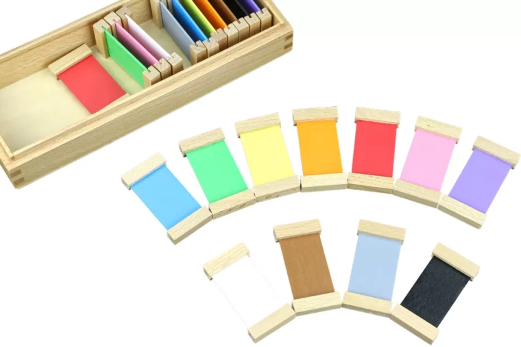 Krāsainās plāksnītes 2 – paplašinātais Moyo Montessori komplekts