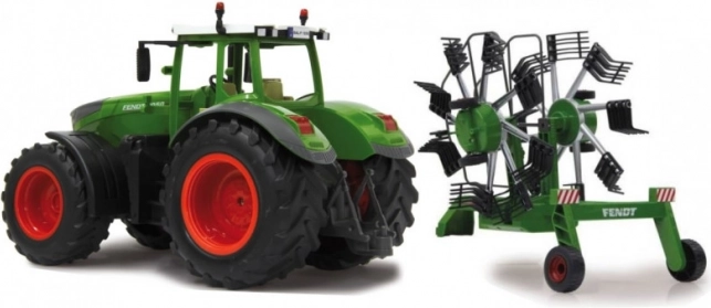 Fendt traktors ar tālvadību un grābekli