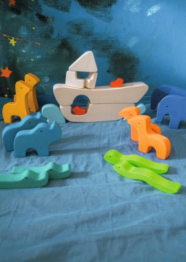 Noah’s Ark – wooden figurine set