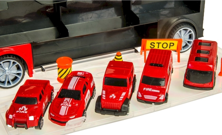 Pilns ugunsdzēsēju autoparks