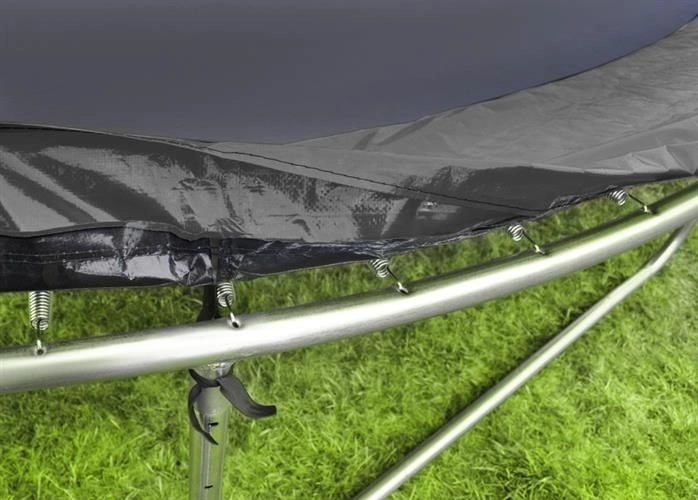 Izturīgs pret laikapstākļiem un UV