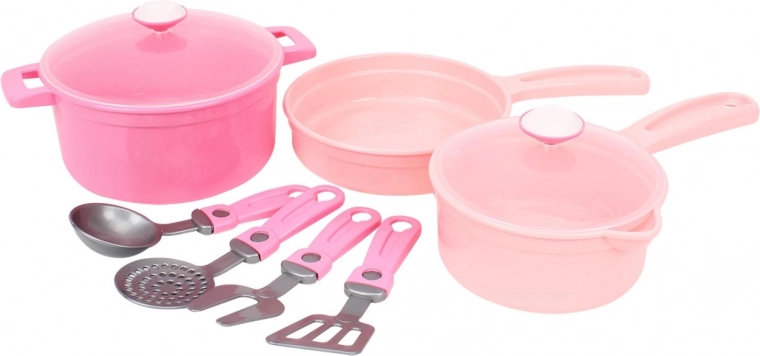 Reālistisks trauku komplekts pirmajai gatavošanai