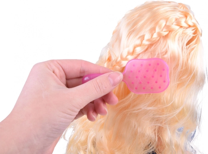 Gari blondi mati ķemmēšanai