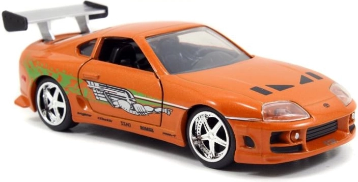 Atveramas daļas un detalizēts eksterjers