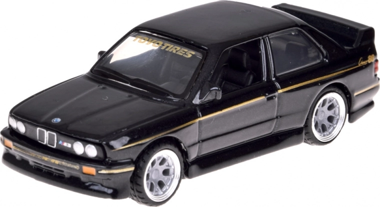 autentiskas detaļas un metāla izpildījums