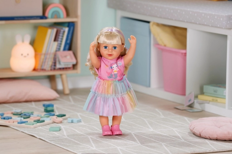 Lieliski kustīga un prot stāvēt pati