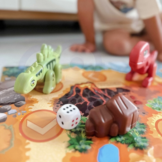 Ar piedzīvojumiem pilna galda spēle