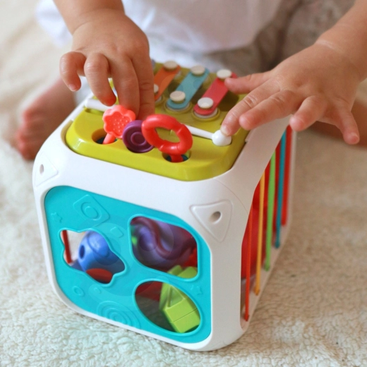 Mini xylophone and sound exploration