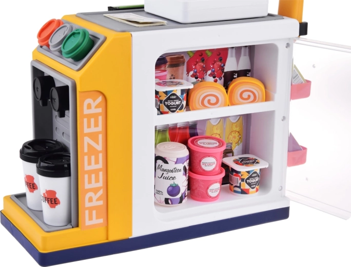 Ledusskapis un saldētava pilna gardumu