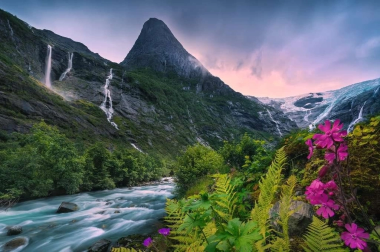 Magnificent mountain landscape motif