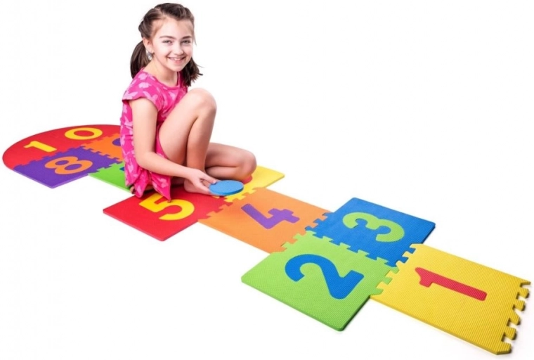 Spēlēšanās mājās un ārā