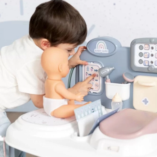 Interactive tablet that guides play