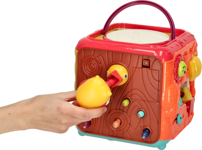 Aizraujoša spēle “pabaro putniņu” ar vabolītēm