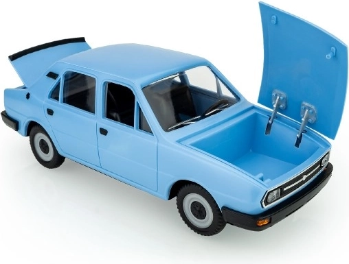 Atverams bagāžnieks un motora pārsegs