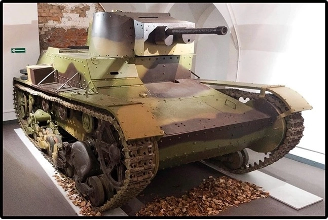 Realistic 1:28 scale model
