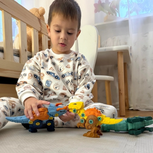 Kustīgas daļas dzīvai spēlei