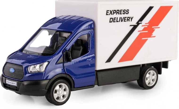 Atveramas durvis un izstrādāts interjers