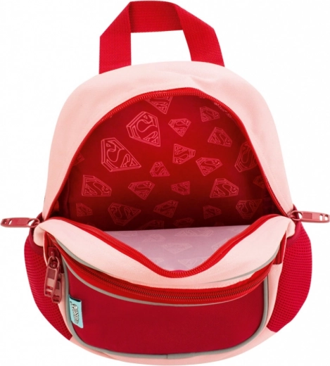 Ietilpīgs galvenais nodalījums un pārskatāms interjers