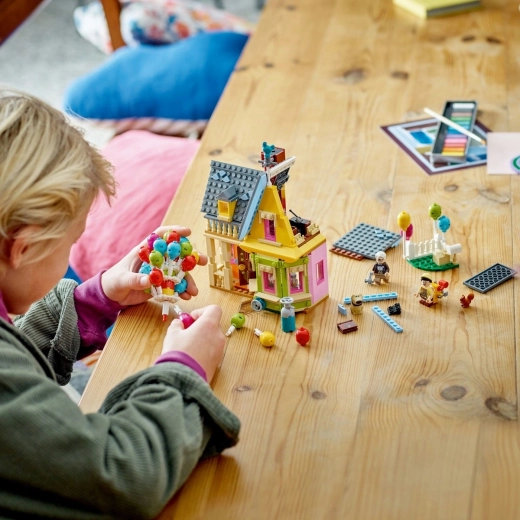 Gudra būvēšana ar lietotni LEGO Builder