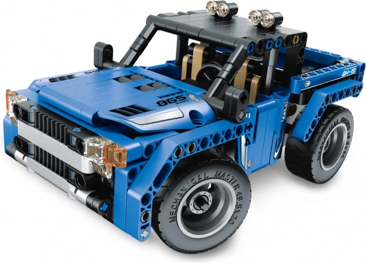 Divi modeļi vienā: pikaps vai bagijs