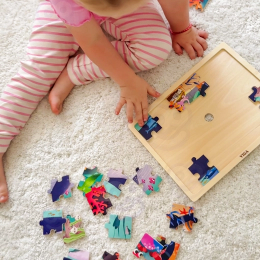 Stable wooden base with template