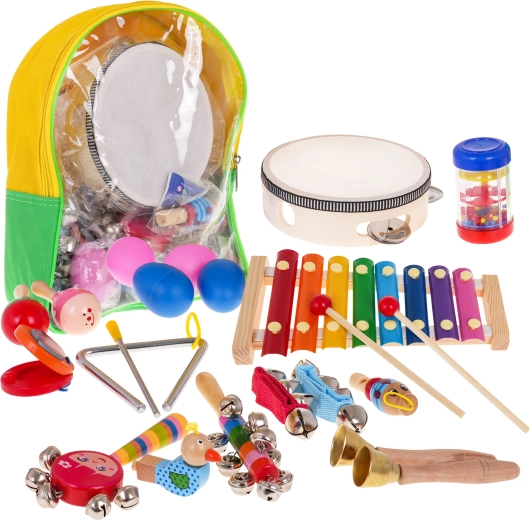 Viss pa rokai caurspīdīgā mugursomā