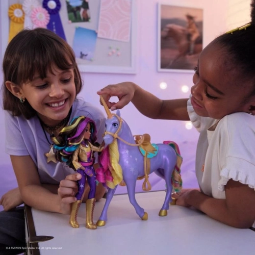 Komplekts pilns krāsu un fantāzijas