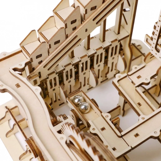 Mechanical hand-cranked marble show