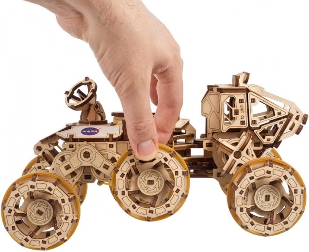 6x6 piedziņa un atsperes motors