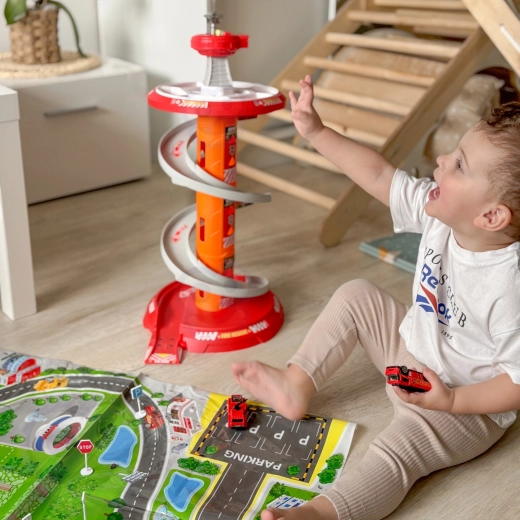 Pilnīga ugunsdzēsēju izbraukuma stacija