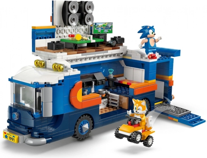 Opening truck packed with play details