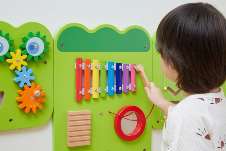 Mūzikas panelis ar ksilofonu