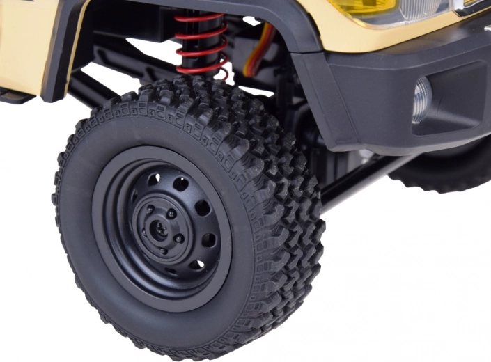 4x4 piedziņa un amortizācija pārliecībai bezceļā